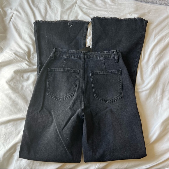 SHEIN High Wait Contrast Flare Jeans - Picture 3 of 8